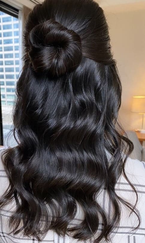 easy hairstyles for thick frizzy hair,