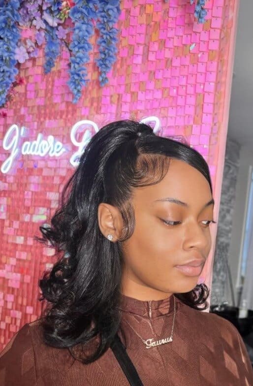 short curly hairstyles for round faces