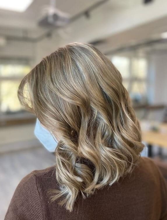 short hairstyles for round faces with double chin