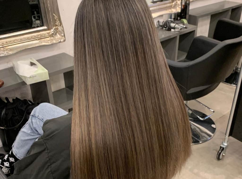 caramel balayage on straight hair