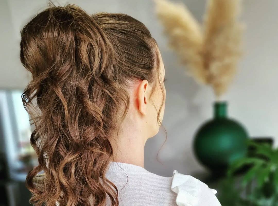 girl with brown Messy Ponytail