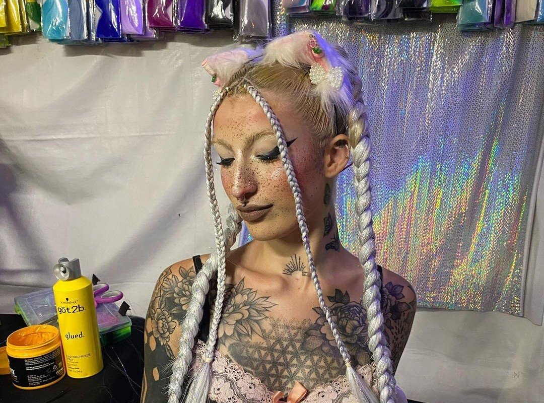 girl with white braidshairstyle